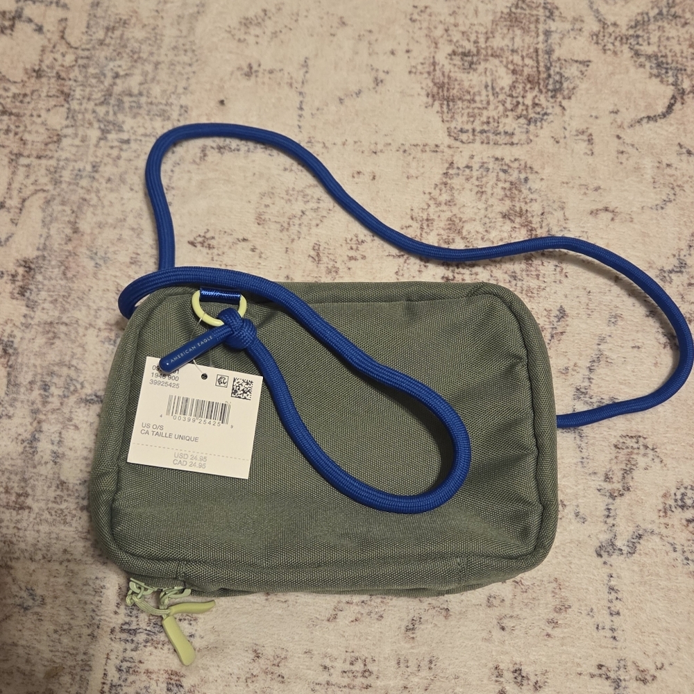 AE Overnight Zipper Pouch Bag